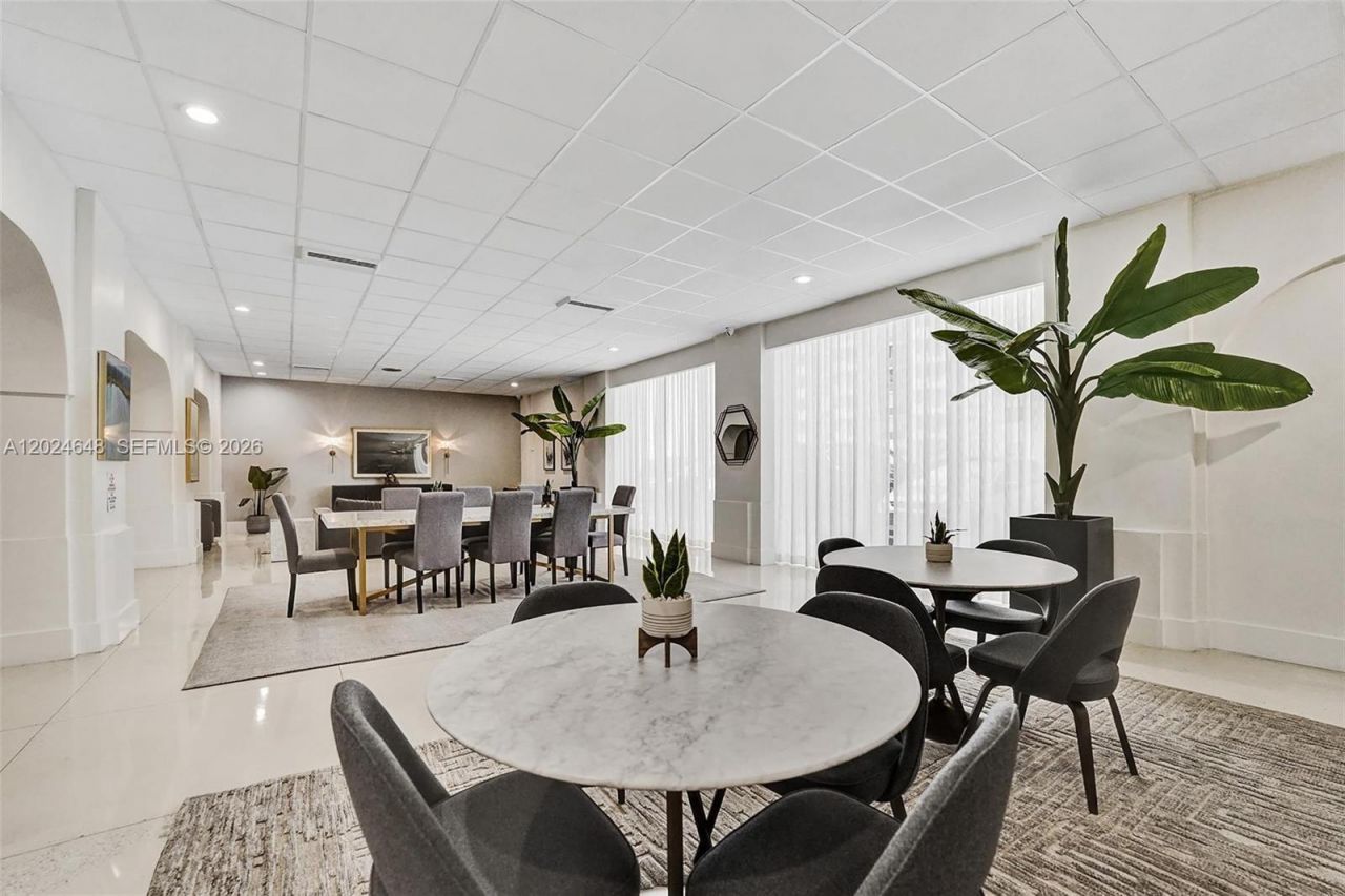 3140 S Ocean Dr, Unit 1705, Hallandale Beach, FL 33009 Photo