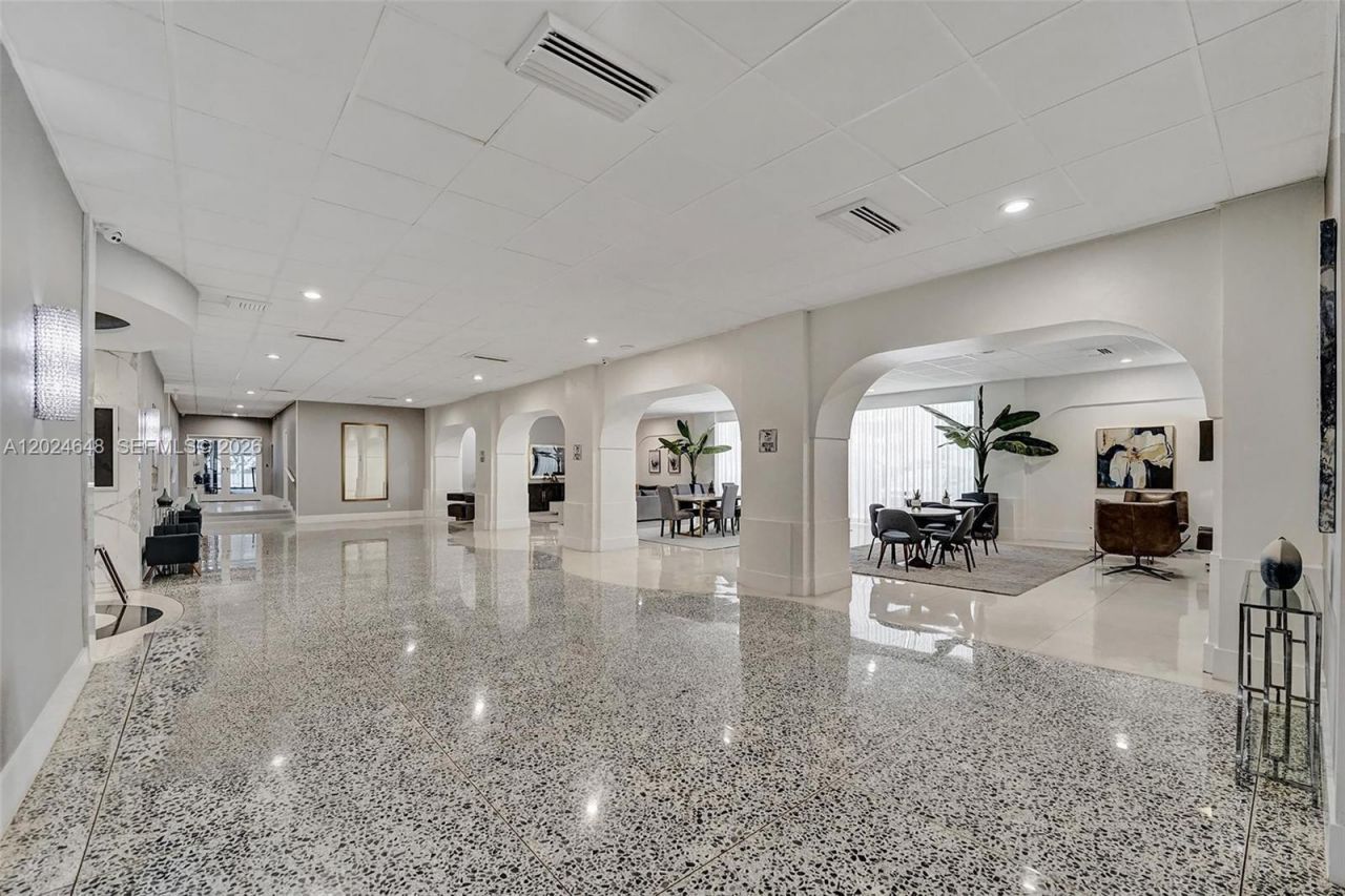 3140 S Ocean Dr, Unit 1705, Hallandale Beach, FL 33009 Photo