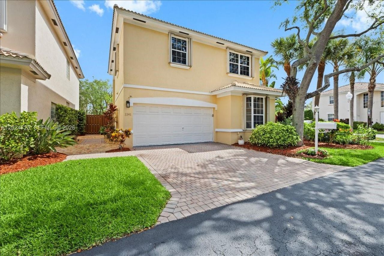 1241 Grant St , Hollywood, FL 33019 Photo
