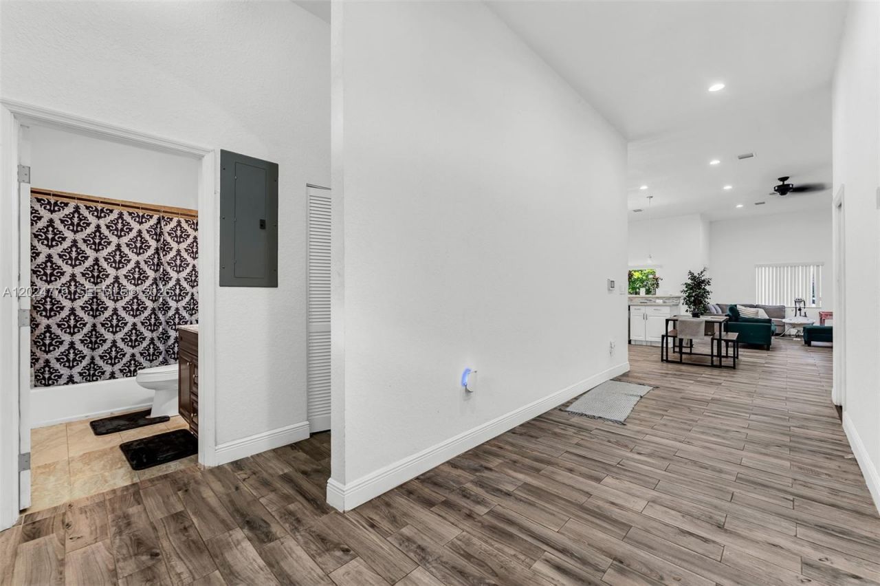 2804 Washington Dr , Fort Lauderdale, FL 33311 Photo