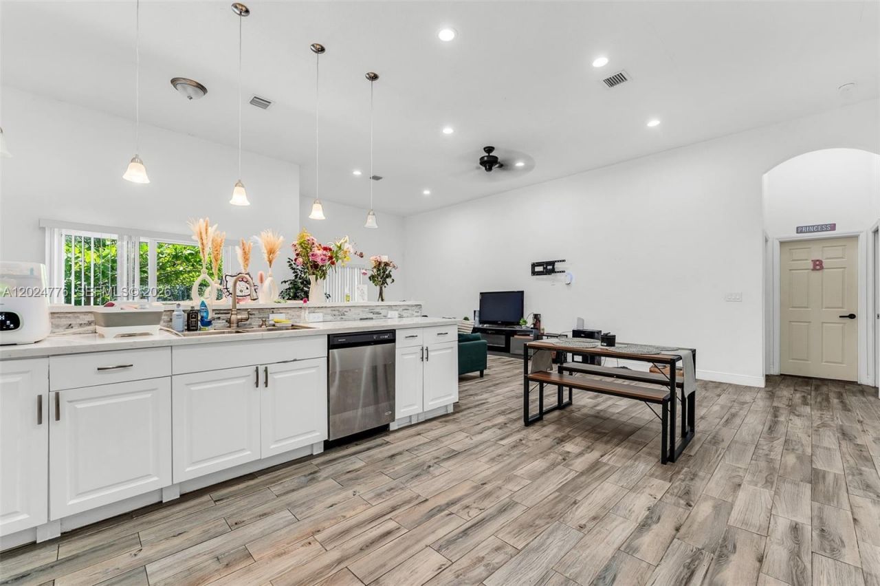 2804 Washington Dr , Fort Lauderdale, FL 33311 Photo