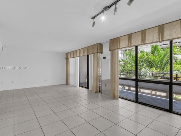 13951 Kendale Lakes Cir , Unit 208A, Miami, FL 33183