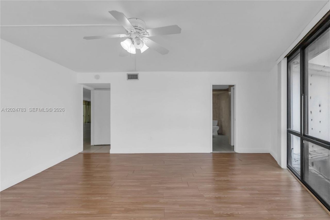13951 Kendale Lakes Cir , Unit 208A, Miami, FL 33183 Photo