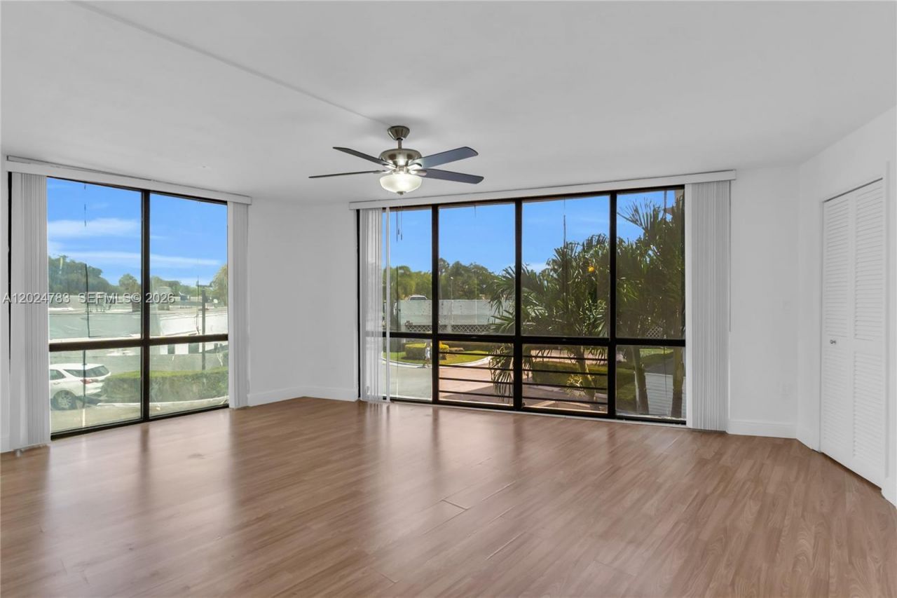 13951 Kendale Lakes Cir , Unit 208A, Miami, FL 33183 Photo
