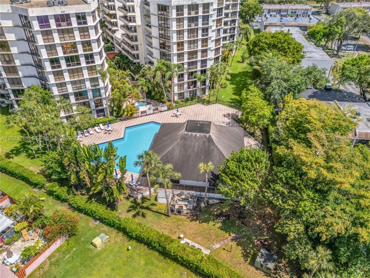 13951 Kendale Lakes Cir , Unit 208A, Miami, FL 33183 Photo