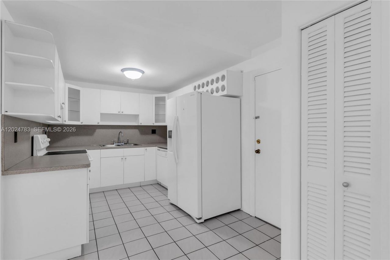 13951 Kendale Lakes Cir , Unit 208A, Miami, FL 33183 Photo