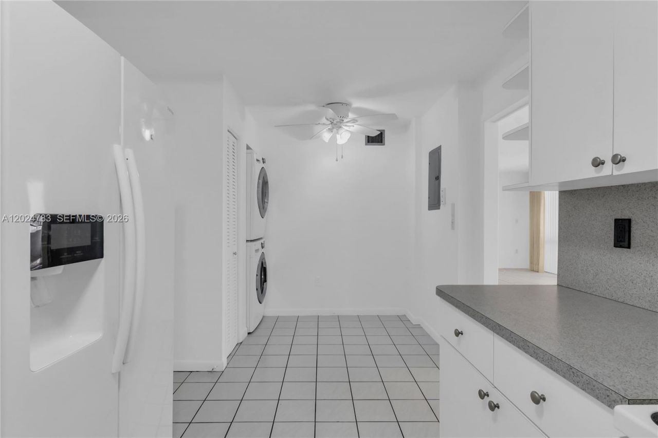 13951 Kendale Lakes Cir , Unit 208A, Miami, FL 33183 Photo