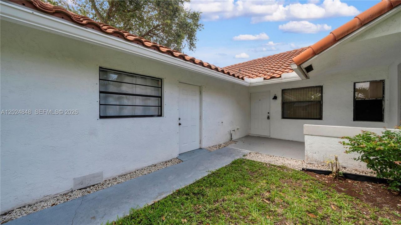10520 NW 41st St, Unit 10520, Coral Springs, FL 33065 Photo