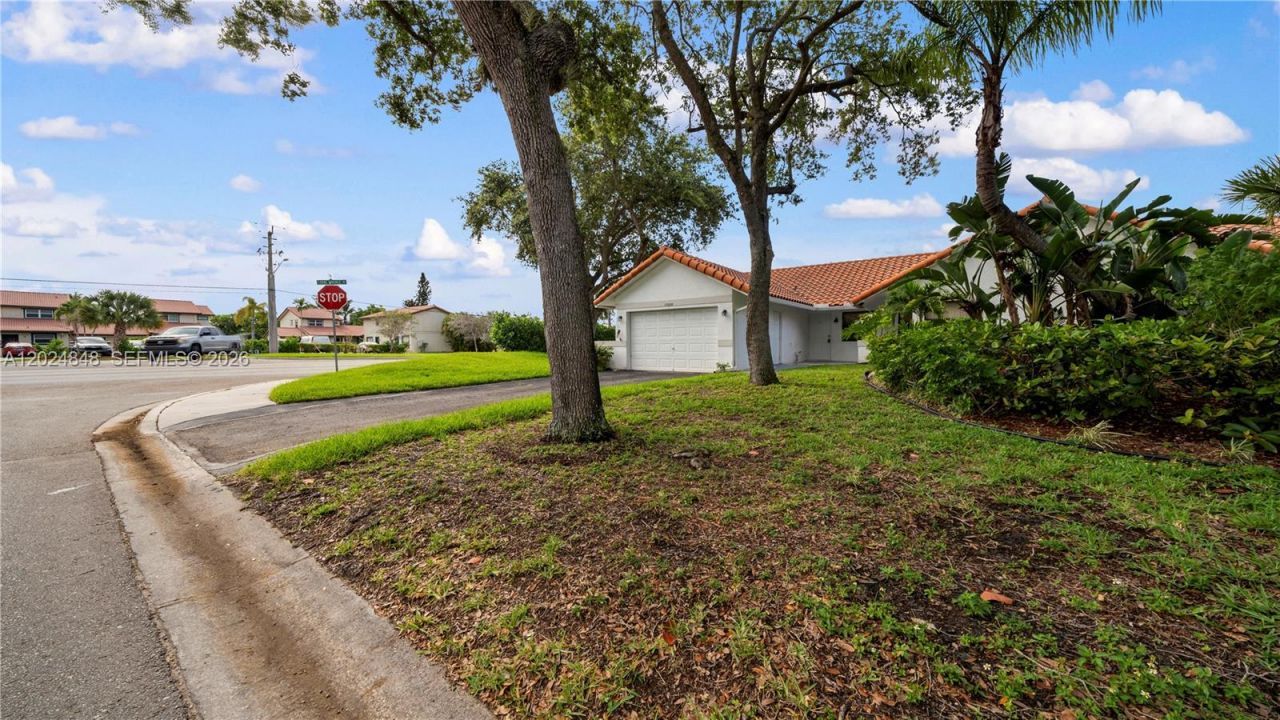 10520 NW 41st St, Unit 10520, Coral Springs, FL 33065 Photo