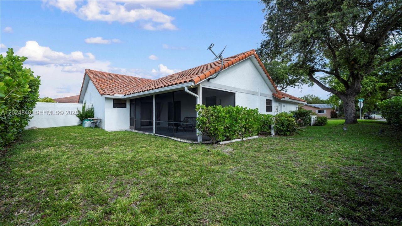 10520 NW 41st St, Unit 10520, Coral Springs, FL 33065 Photo