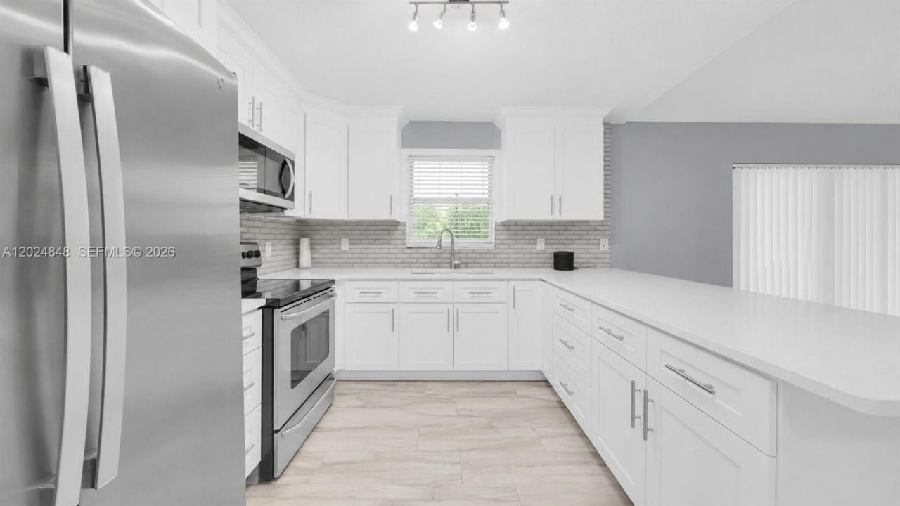 10520 NW 41st St, Unit 10520, Coral Springs, FL 33065 Photo