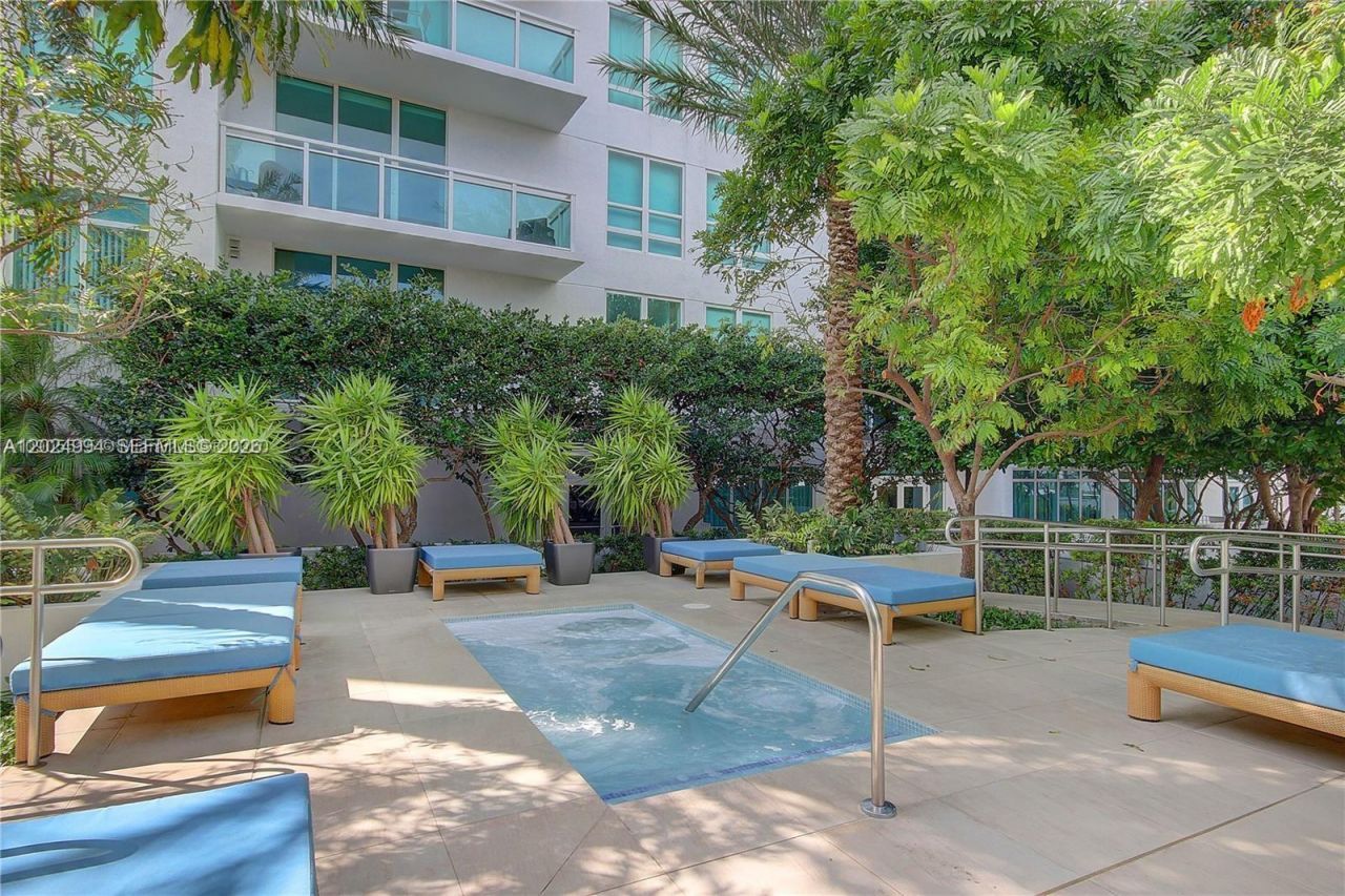 950 Brickell Bay Dr , Unit 1911, Miami, FL 33131 Photo