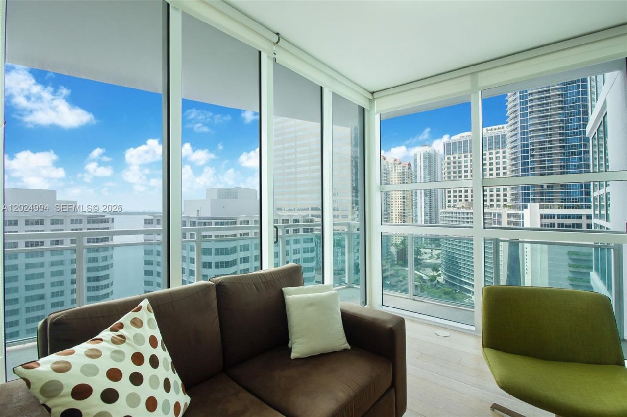 950 Brickell Bay Dr , Unit 1911, Miami, FL 33131 Photo