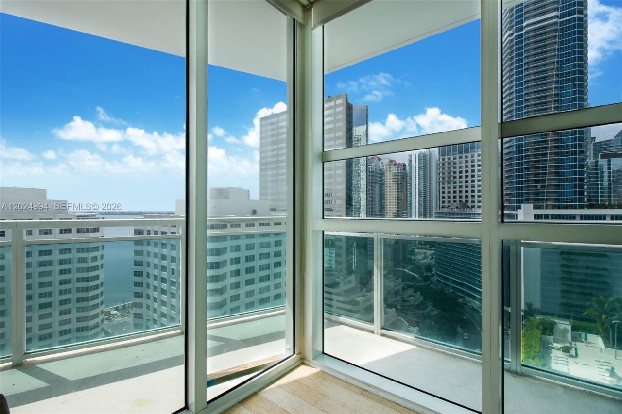 950 Brickell Bay Dr , Unit 1911, Miami, FL 33131 Photo