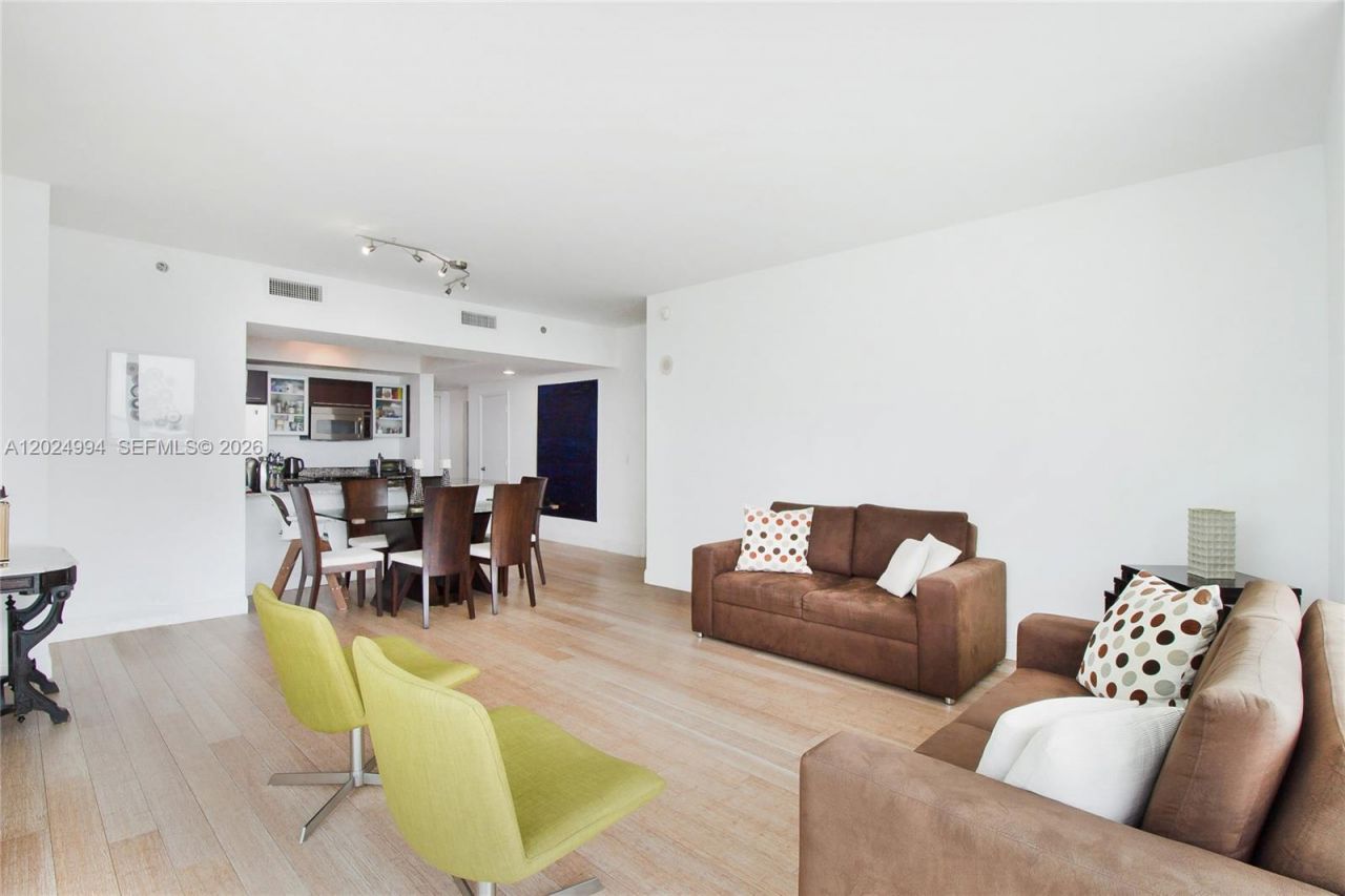 950 Brickell Bay Dr , Unit 1911, Miami, FL 33131 Photo