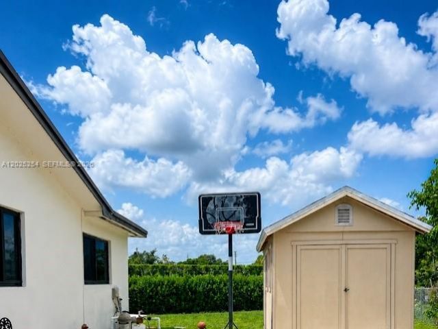 8490 NW 17th Ct, Pembroke Pines, FL 33024 Photo