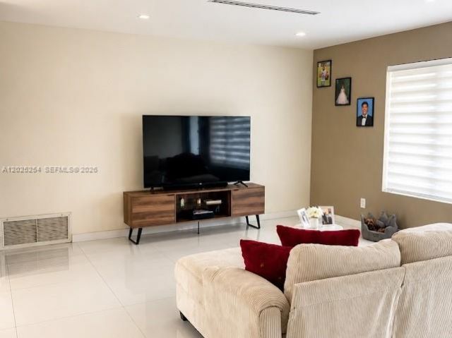 8490 NW 17th Ct, Pembroke Pines, FL 33024 Photo