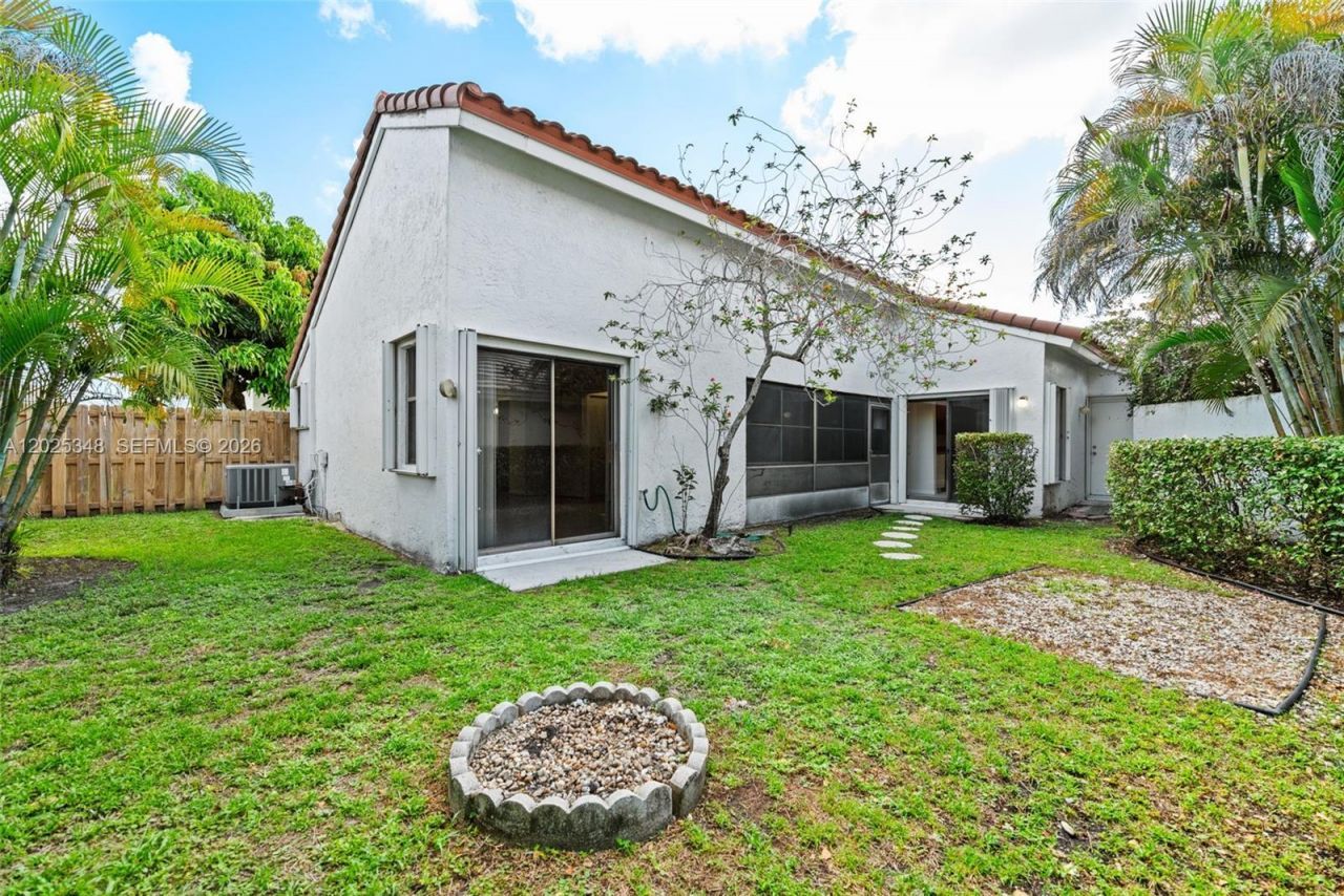 5901 Chester Ln, Davie, FL 33331 Photo
