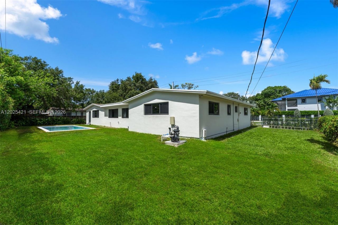 10825 SW 80th Ave , Miami, FL 33156 Photo