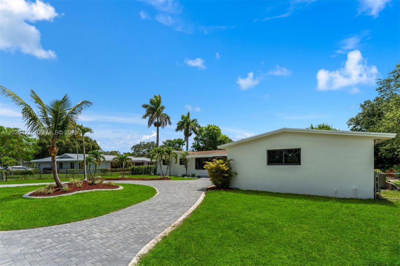 10825 SW 80th Ave , Miami, FL 33156 Photo