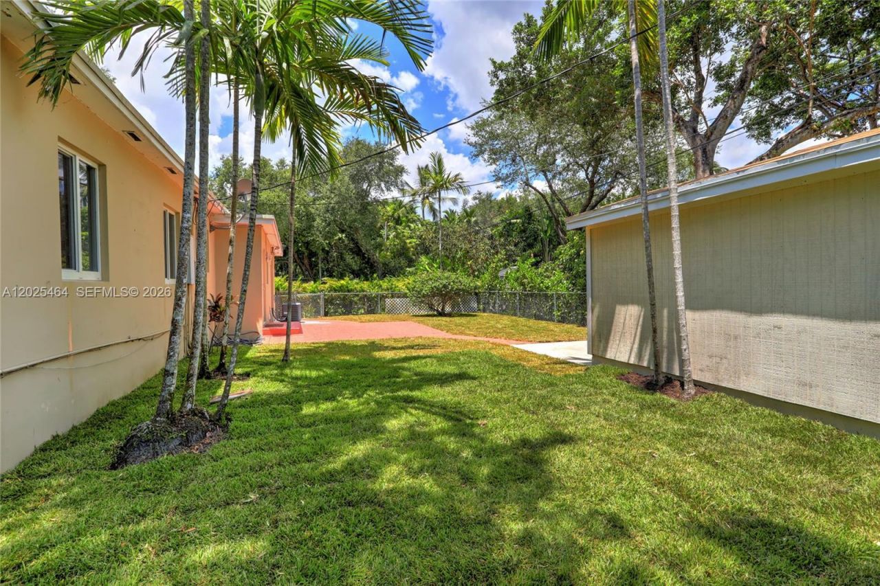 5835 SW 49th St, Miami, FL 33155 Photo