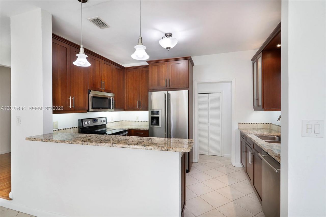 5835 SW 49th St, Miami, FL 33155 Photo