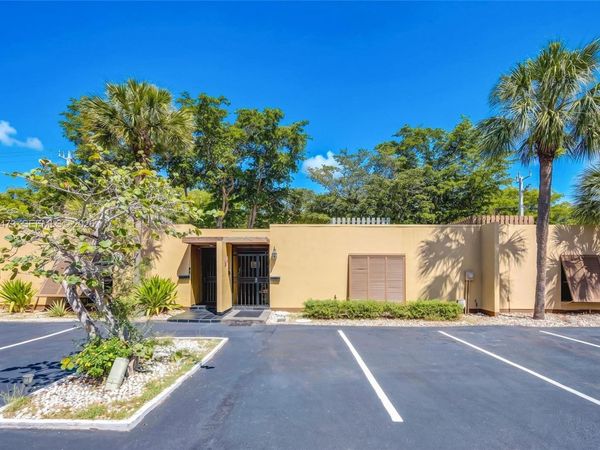 6705 Kingsmoor Way , Miami Lakes, FL 33014