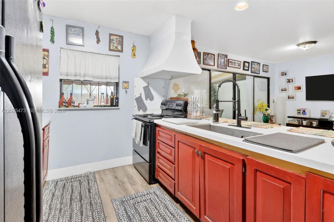 6705 Kingsmoor Way , Miami Lakes, FL 33014 Photo