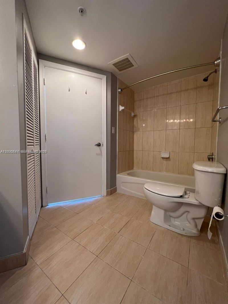 1750 N Bayshore Dr , Unit 4502, Miami, FL 33132 Photo