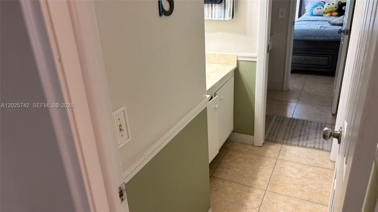 8982 Palm Tree Ln, Unit 8982, Pembroke Pines, FL 33024 Photo