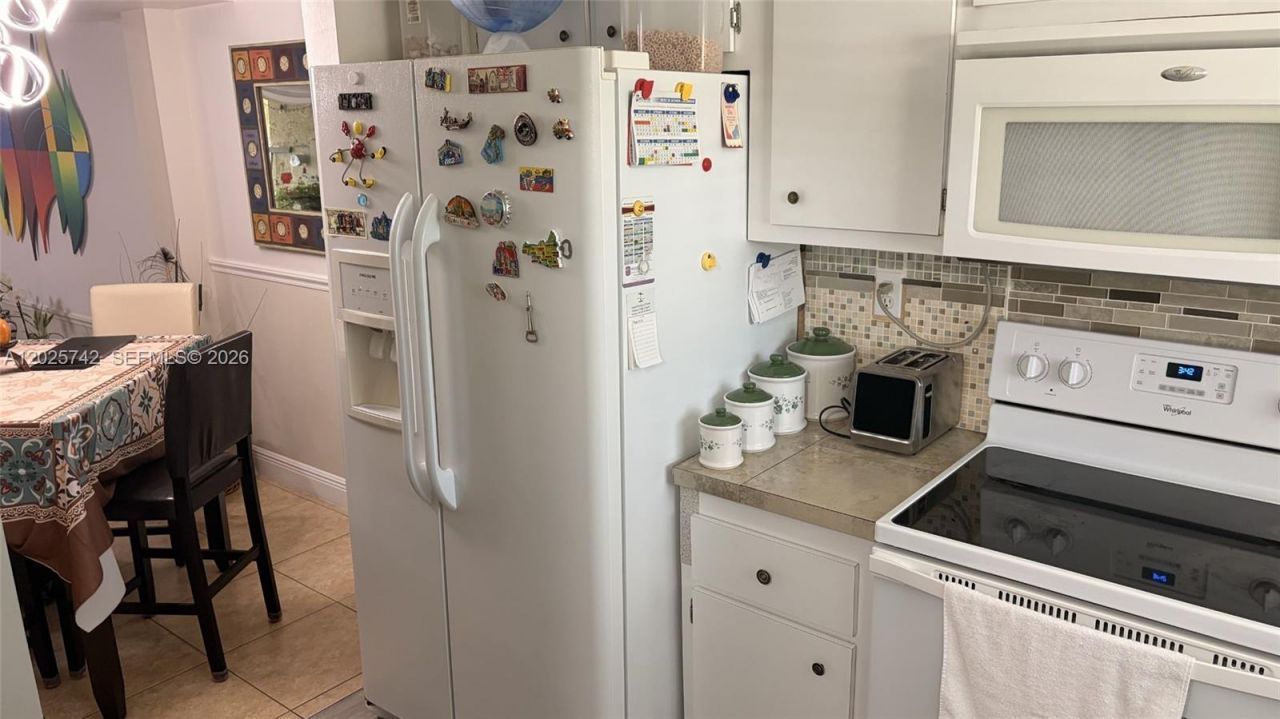 8982 Palm Tree Ln, Unit 8982, Pembroke Pines, FL 33024 Photo