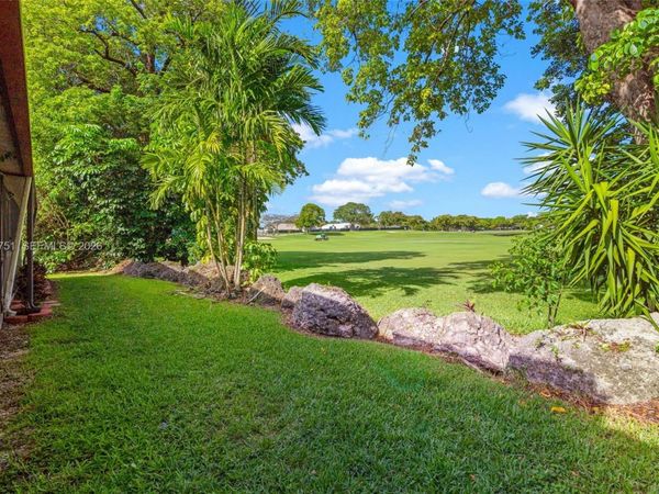 14357 Kendale Lakes Cir , Miami, FL 33183
