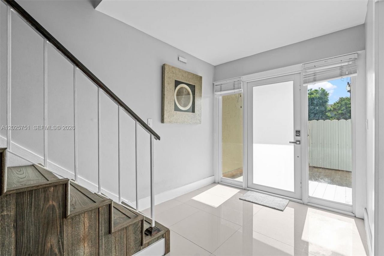 14357 Kendale Lakes Cir , Miami, FL 33183 Photo