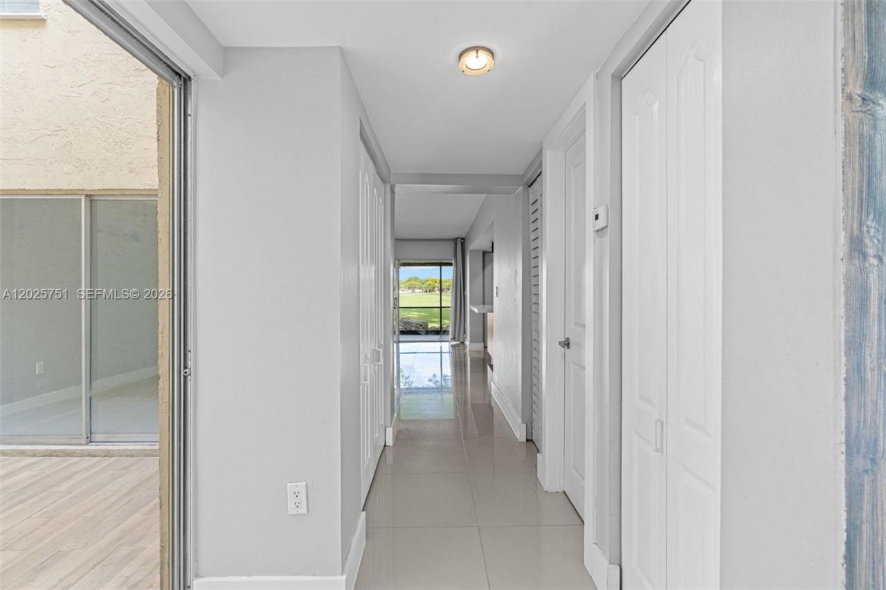 14357 Kendale Lakes Cir , Miami, FL 33183 Photo
