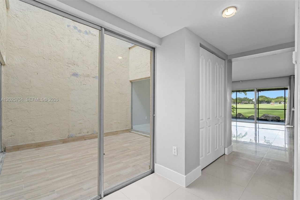 14357 Kendale Lakes Cir , Miami, FL 33183 Photo