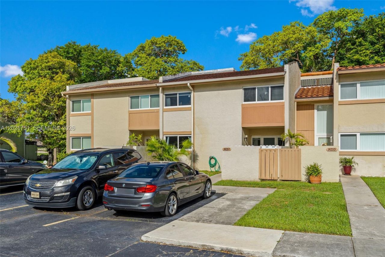 14357 Kendale Lakes Cir , Miami, FL 33183 Photo