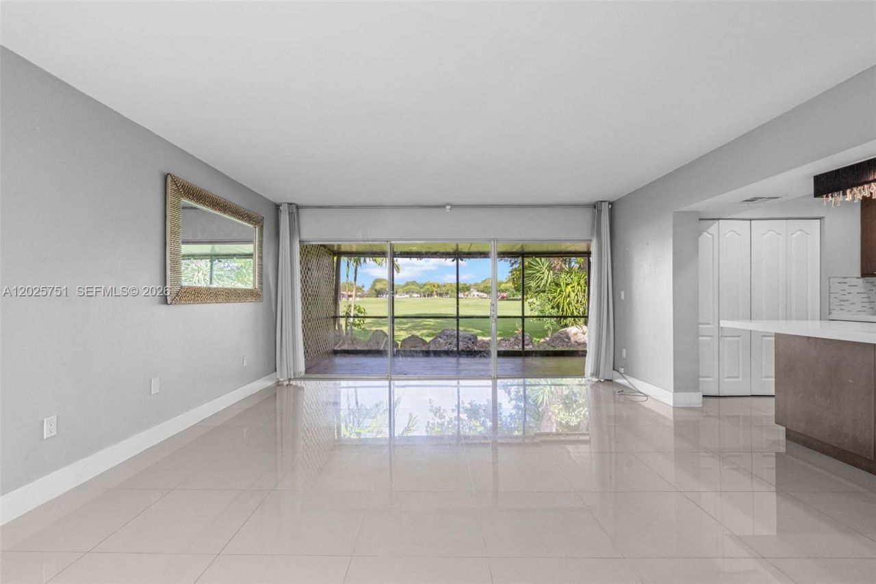 14357 Kendale Lakes Cir , Miami, FL 33183 Photo
