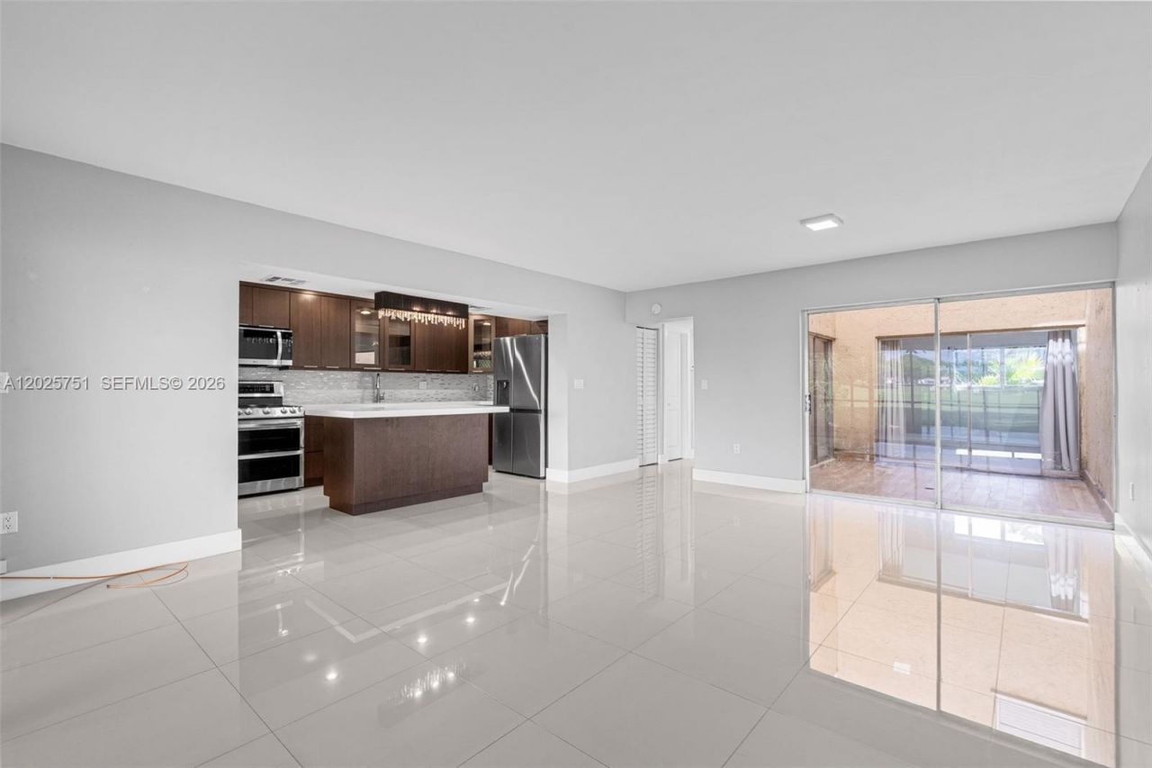 14357 Kendale Lakes Cir , Miami, FL 33183 Photo