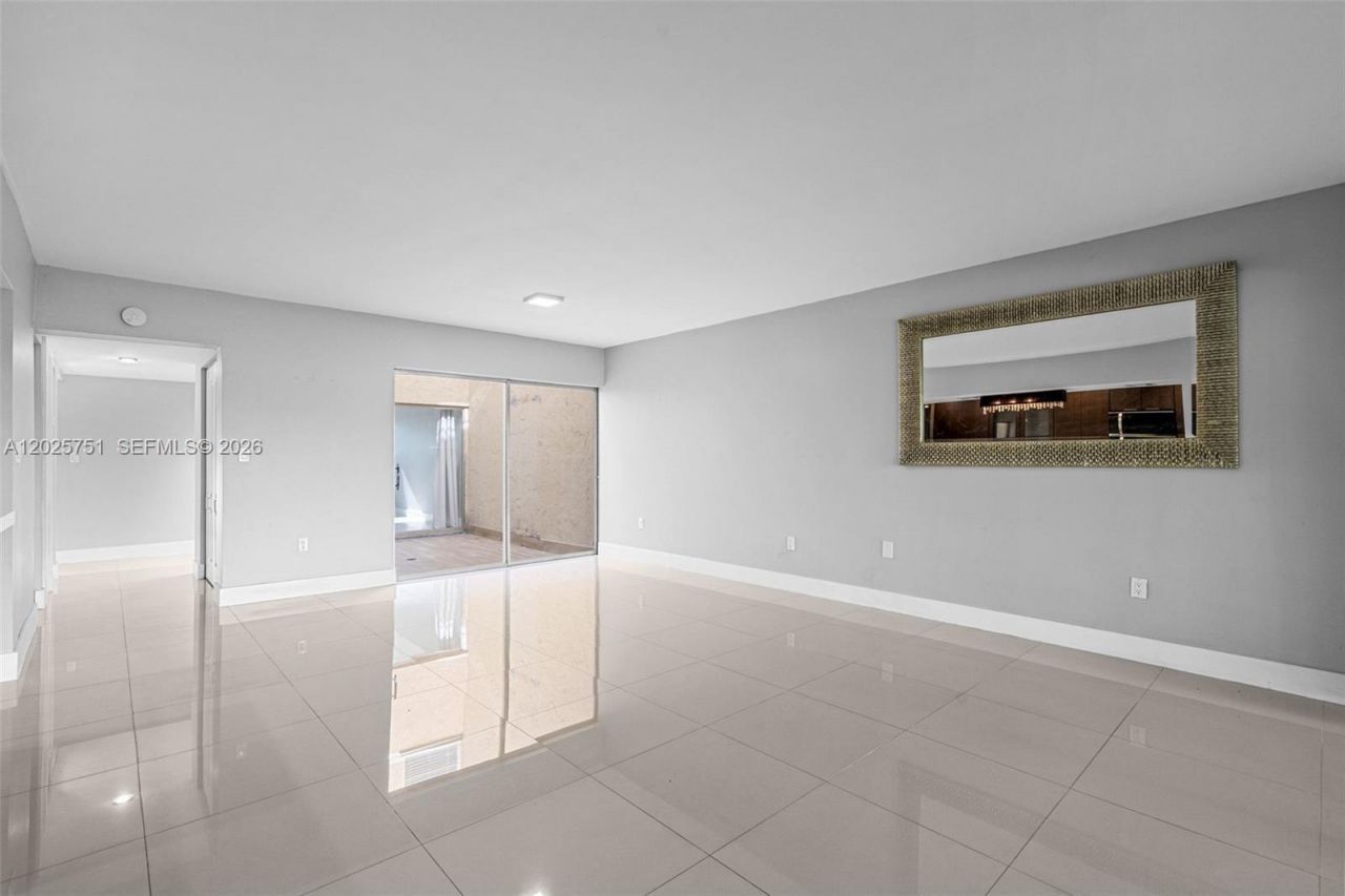 14357 Kendale Lakes Cir , Miami, FL 33183 Photo