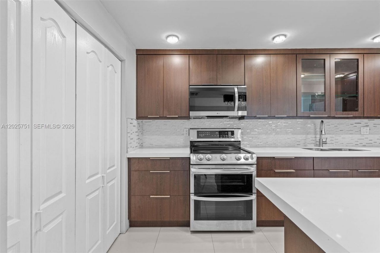 14357 Kendale Lakes Cir , Miami, FL 33183 Photo