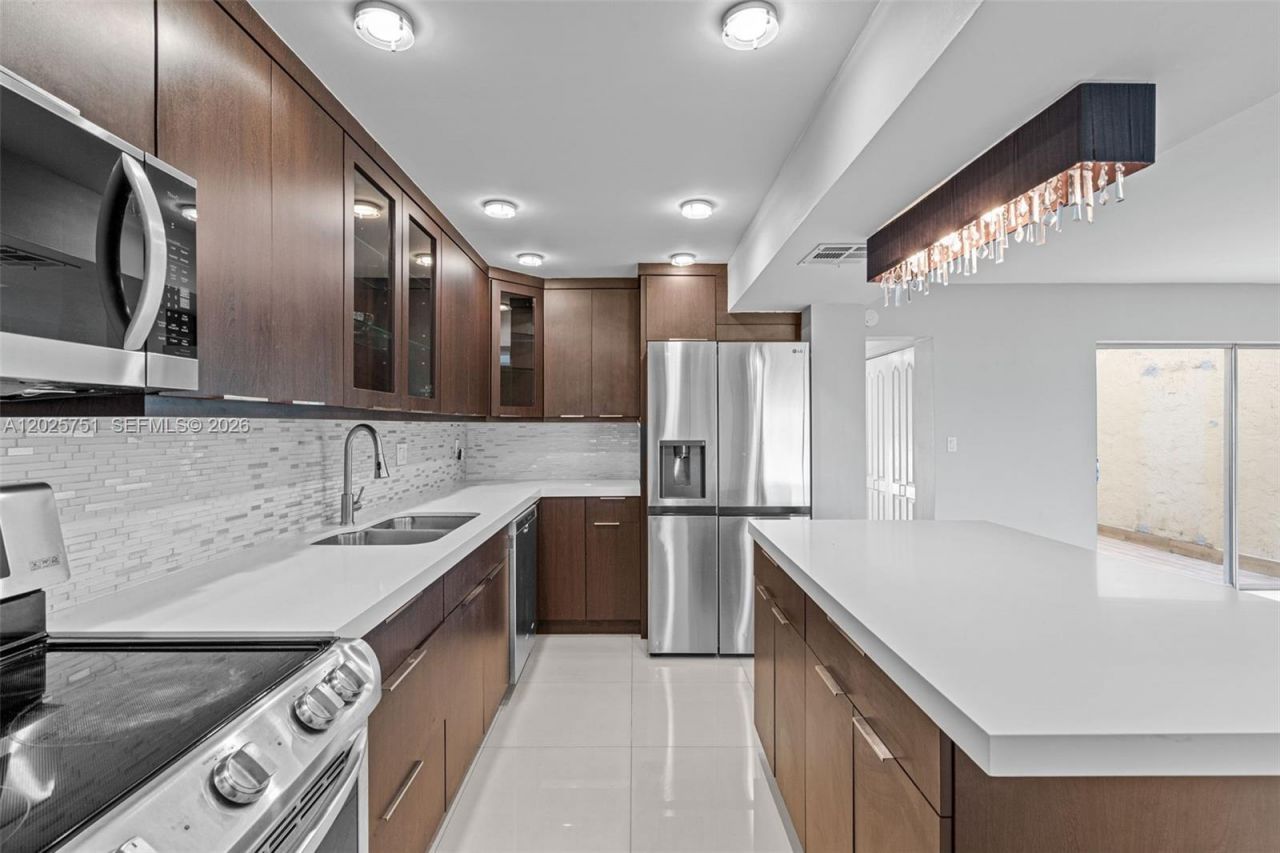 14357 Kendale Lakes Cir , Miami, FL 33183 Photo