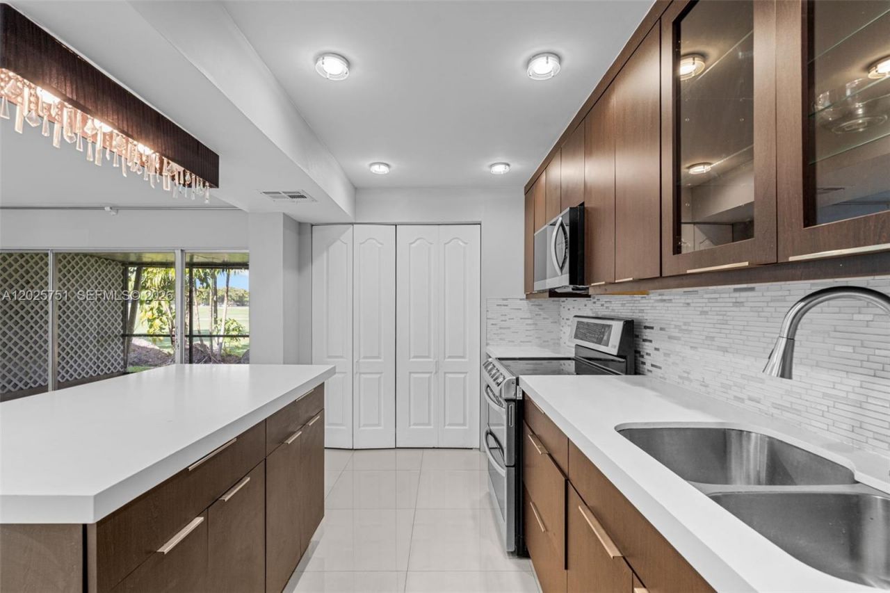 14357 Kendale Lakes Cir , Miami, FL 33183 Photo