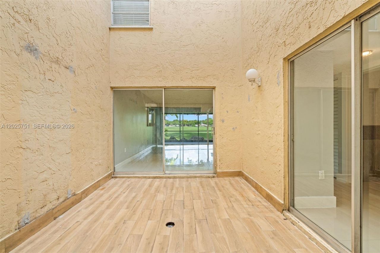 14357 Kendale Lakes Cir , Miami, FL 33183 Photo