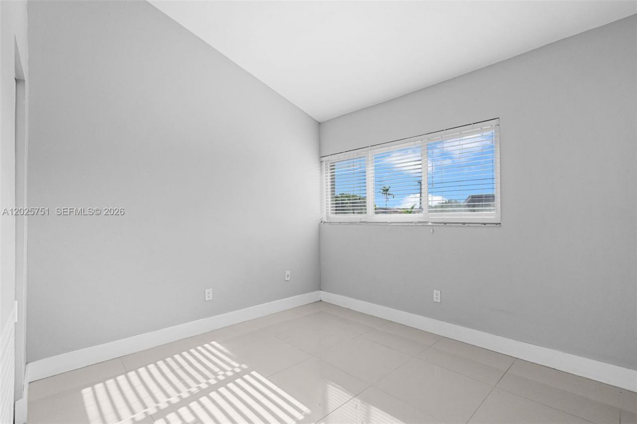 14357 Kendale Lakes Cir , Miami, FL 33183 Photo