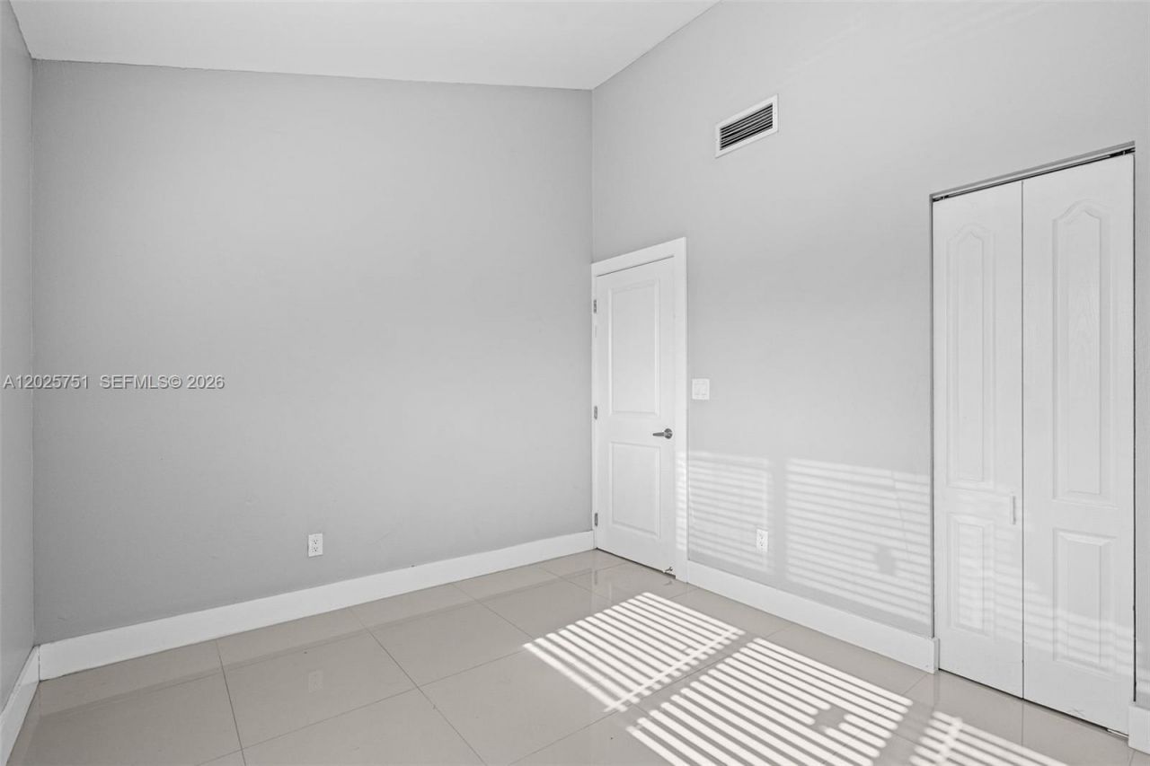 14357 Kendale Lakes Cir , Miami, FL 33183 Photo