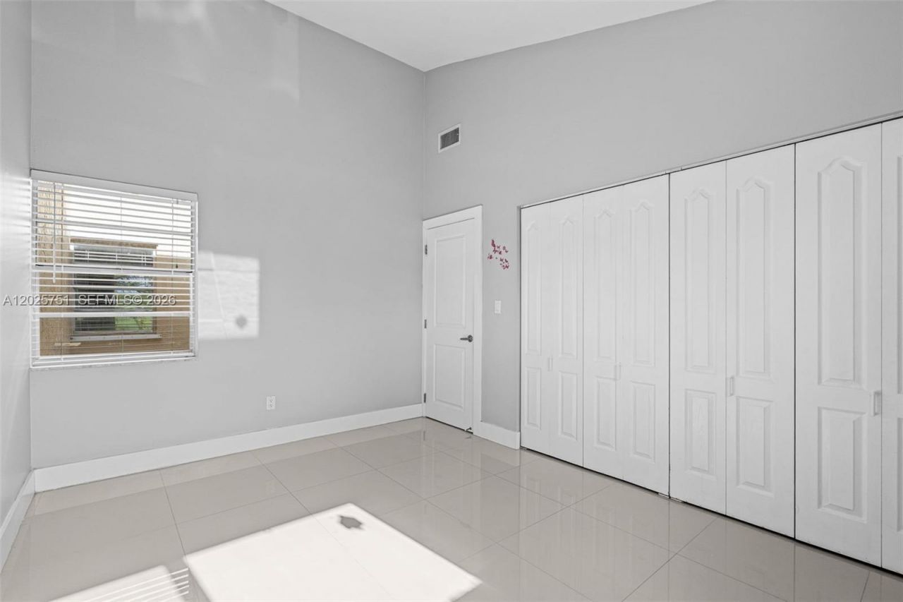 14357 Kendale Lakes Cir , Miami, FL 33183 Photo