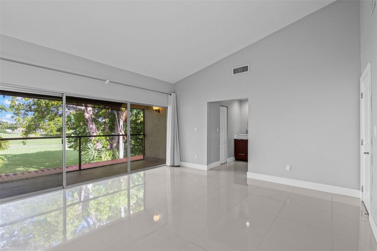 14357 Kendale Lakes Cir , Miami, FL 33183 Photo