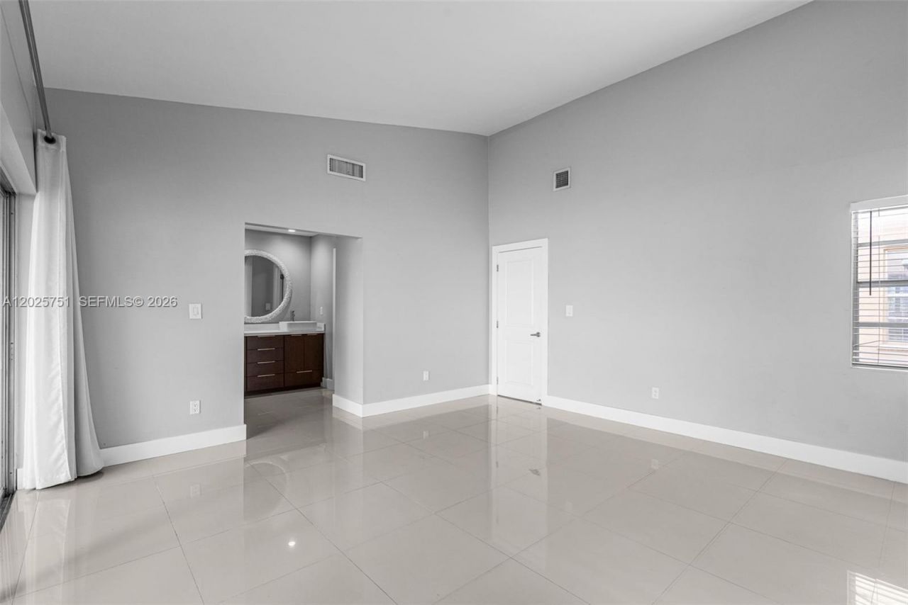 14357 Kendale Lakes Cir , Miami, FL 33183 Photo