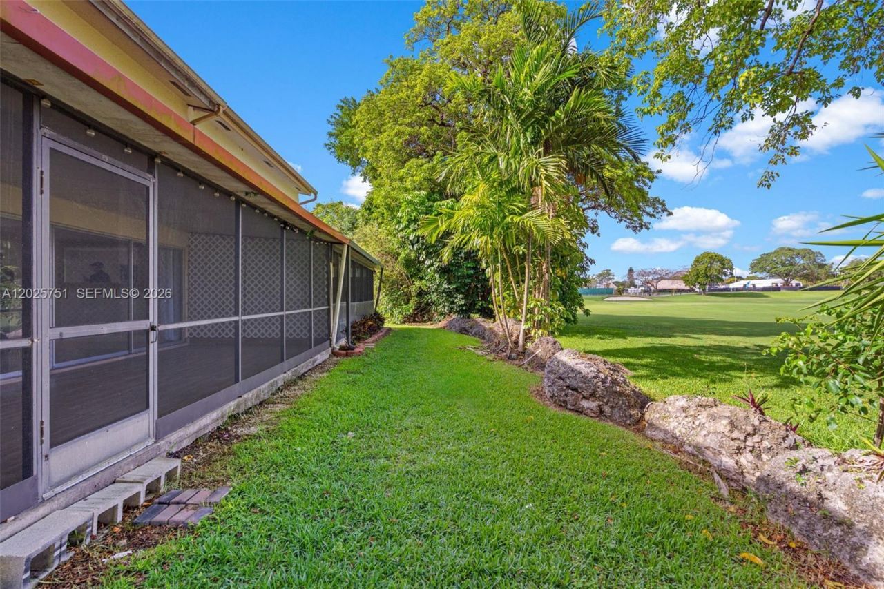 14357 Kendale Lakes Cir , Miami, FL 33183 Photo