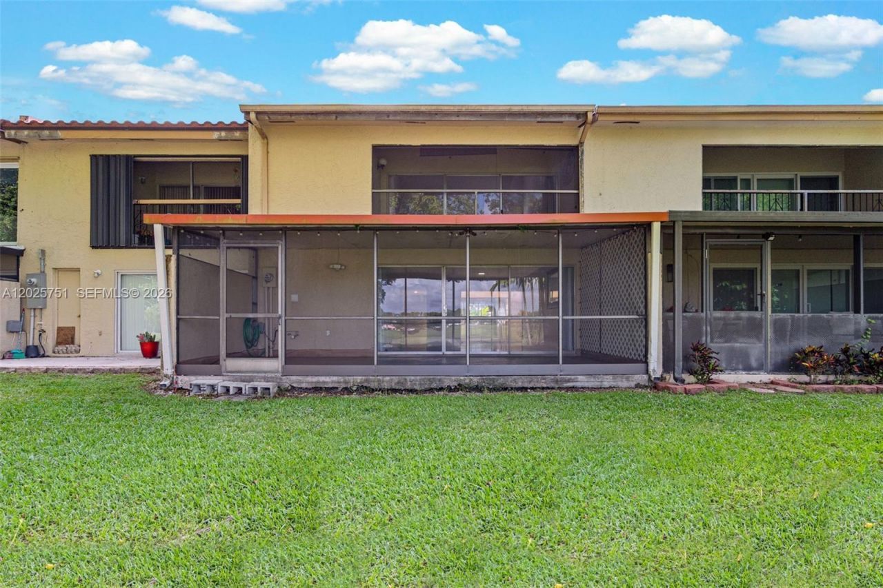 14357 Kendale Lakes Cir , Miami, FL 33183 Photo